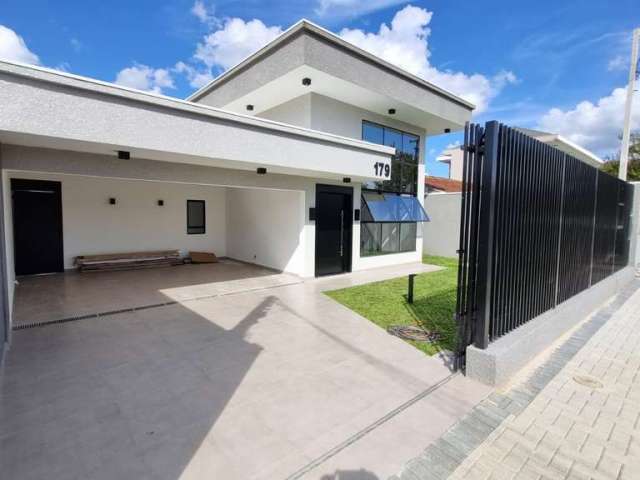 Casa com 3 quartos, 200m², à venda em Curitiba, Cajuru