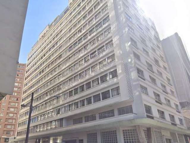 Apartamento 120m² no Centro de Curitiba - 2 Quartos - 1 Vaga de Garagem