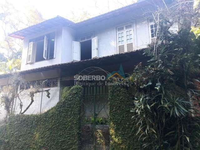 Sítio com 6 Quartos e 5 banheiros à Venda, 270 m² por R$ 800.000