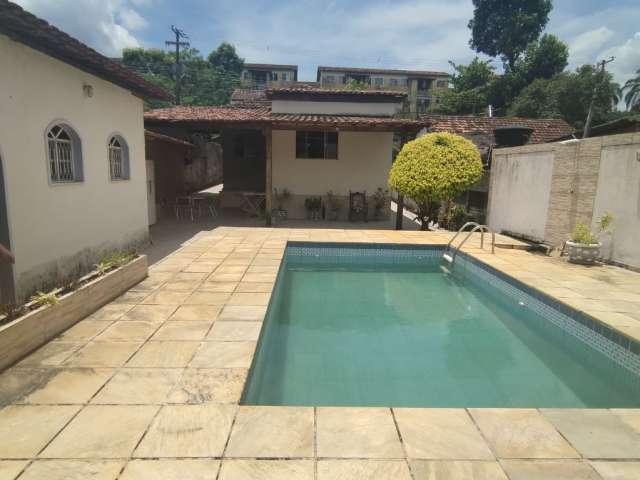 Ótima casa de três quartos com piscina no bairro Vila Jardim