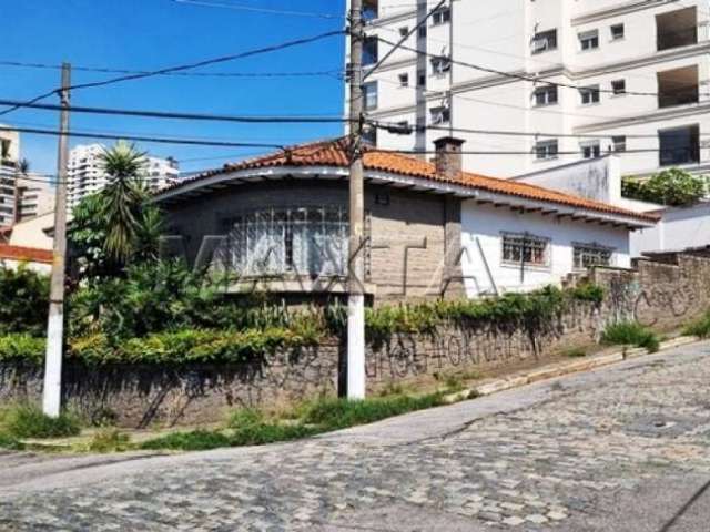 Casa à venda no Jardim São Paulo, 180 metros quadrados, 3 dormitórios e 4 vagas.