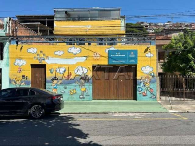 Prédio comercial  à venda, com 400m² no Jardim Santa Cruz,  estruturado para creche.