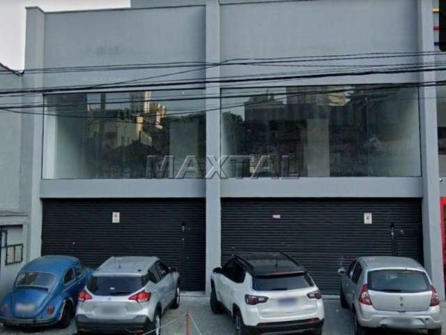 Loja para Locação com recuo para carro nova com 186 m² em Santana, com mezzanino de 64 m² e 2 vagas.