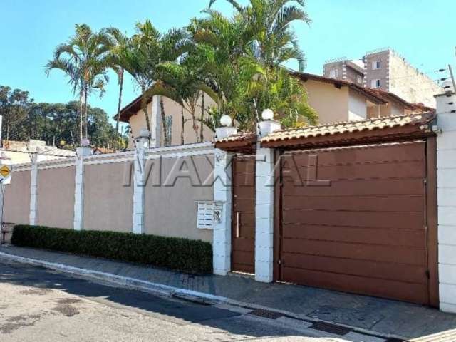 Vende-se sobrado em condomínio fechado, 3 Suítes e 2 Vagas, na Vila Mazzei.