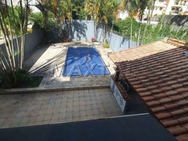 Casa Assobradada  com 350m²,  Piscina  3 Quartos  1 Suite de 4 a 5 vagas