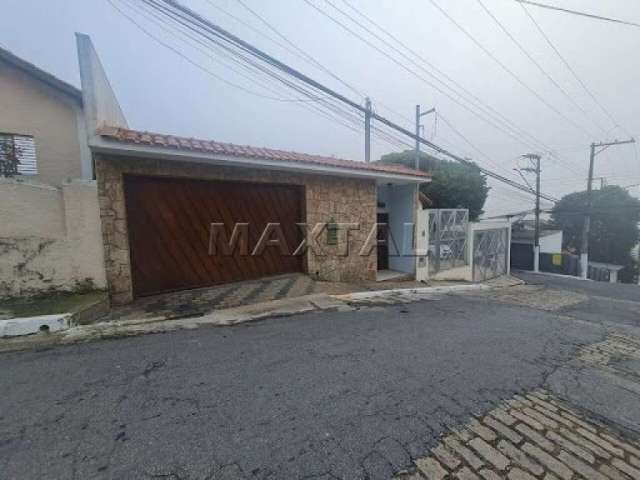 Casa na Zona Norte com 166m², com 3 Dormitórios, 3 Banheiros, (1 Suíte) e 3 Vagas.