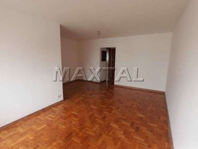 Apartamento com 88m² em Santana, 3 dormitórios com armários, sala ampla, 2 banheiros .2 vagas.