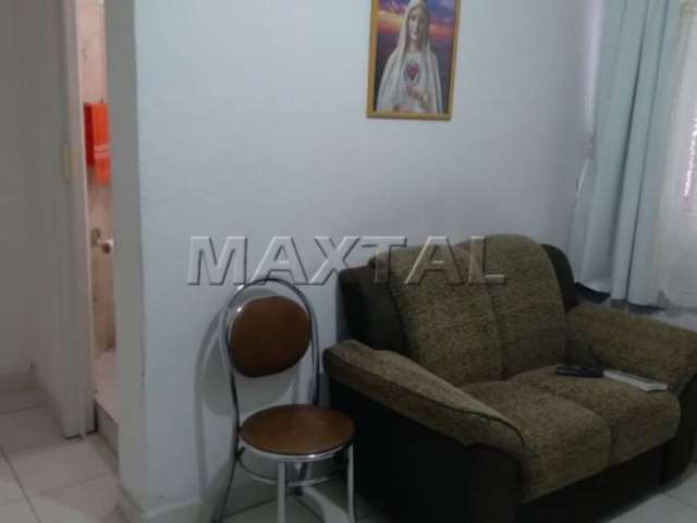 Apartamento  em  Santana  vende, 1  dormitório, 1  sala, 1  banheiro, sem  garagem.