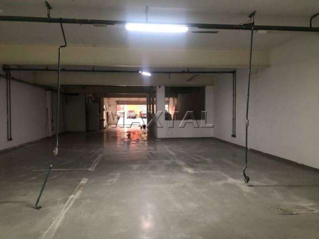 Prédio comercial, 3 andares, 1.500m², 20 salas, 15 banheiros, portão automático em Santana.