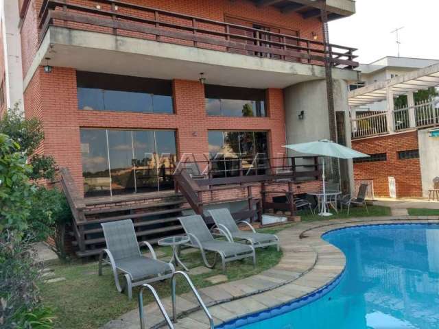 Sobrado 794m²  no Jardim São Bento. com piscina, 4 dormitórios, 4 suítes, e 6 vagas de garagem.