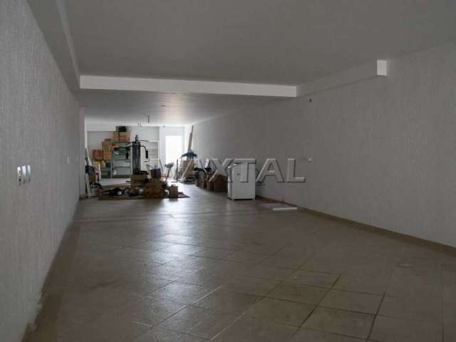 Sobrado de 450 m², Vila Mariza  Mazzei,  3 dormitórios, 1 suíte, 1 sala, 1 cozinha e 1 banheiro.