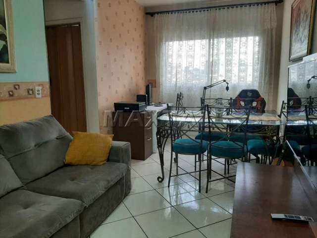 Apartamento de 51 m² Vila Primavera, 2 quartos, sala para 2 ambientes, cozinha com armários, 1 vaga.