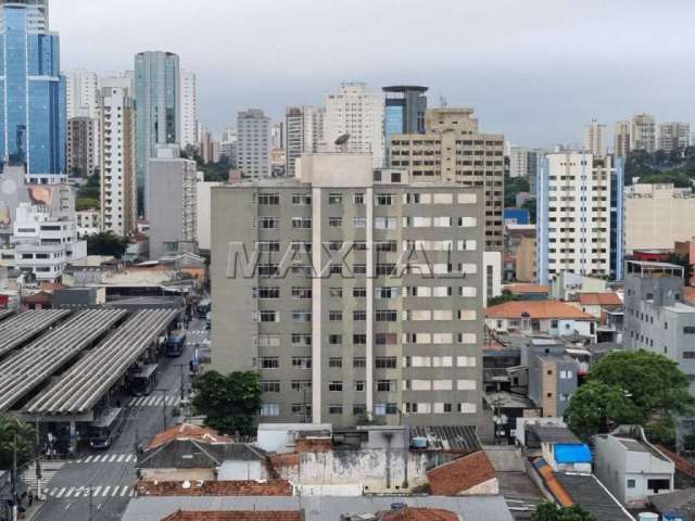 Apartamento com 3 dormitórios, sendo 2 suítes, sala, cozinha e 4 banheiros, ao lado do Metrô Santana