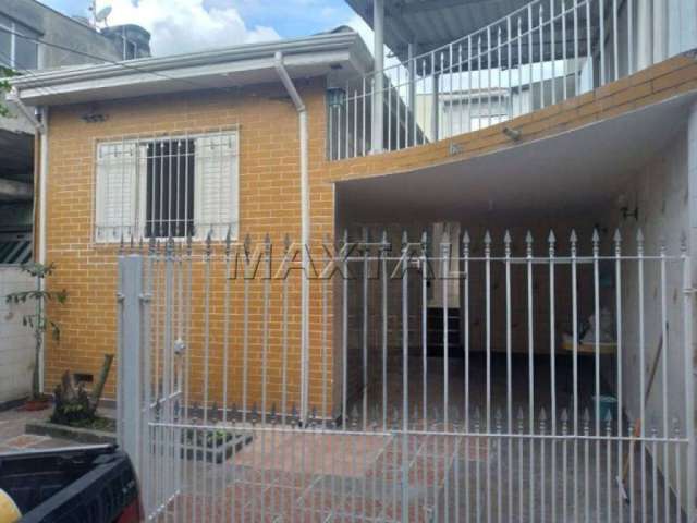 Casa na Vila Constança à venda, com 3 dormitórios, sala, cozinha, 2 banheiros e 2 vagas.