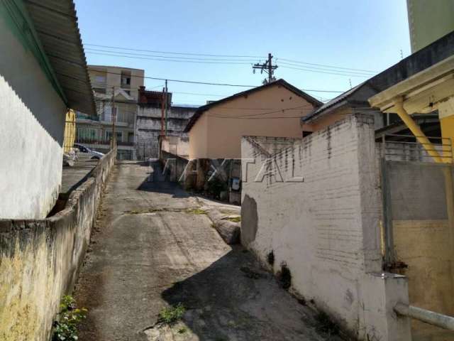 Terreno com 551 m² na Vila Gustavo para incorporação , construção ou estacionamento.