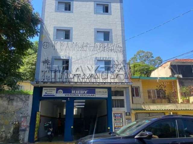 Apartamento de 02 dormitórios,1 banheiro,1 sala.1 cozinha, 100 metros ,sem vaga