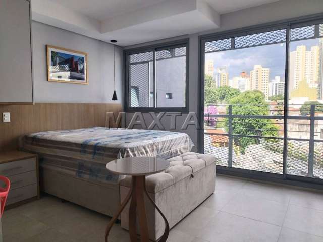 Studio em Pinheiros, 29m², totalmente mobiliado! Com 1 vaga de garagem, sala e 1 dormitório