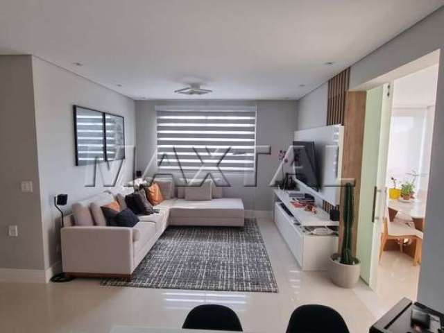 Apartamento com 2 dormitórios, 1 suíte, 2 vagas de garagem, próximo ao Metrô Santana com 76m²