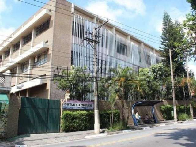 Prédio comercial com 8813 m² de área útil ,em Tucuruvi, 25 vagas e 10 banheiros.