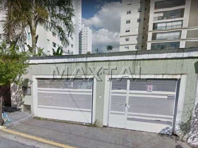 Vende-se casa com 253m² com 3 dormitórios, 1 suíte, 1 lavabo e 4 vagas de garagem!