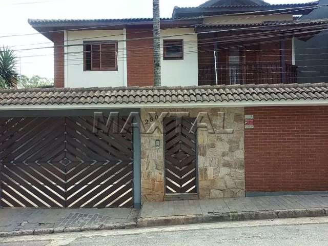 Sobrado no Bairro Vila Irmãos Arnoni de 4 quartos, 4 suítes e 4 vagas. Com 280m²