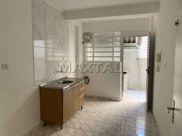 Apartamento à venda no bairro Água fria com 70m², com 2 dormitórios, 1 banheiro e 1 vaga.