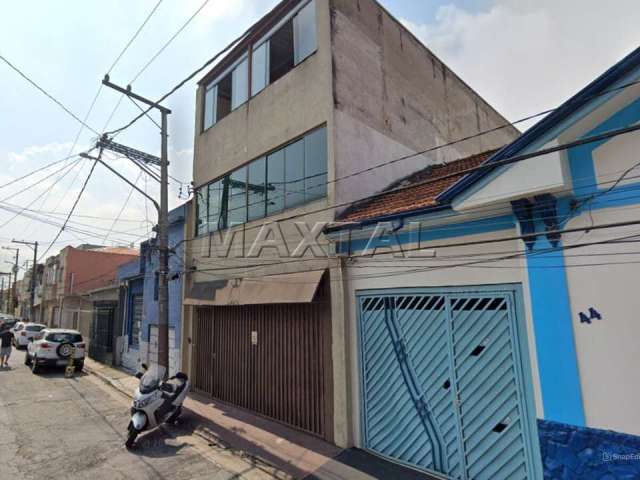 Prédio Comercial com 200 m², com 4 banheiros, e 2 vagas - Apenas 100 metros do metro Santana.