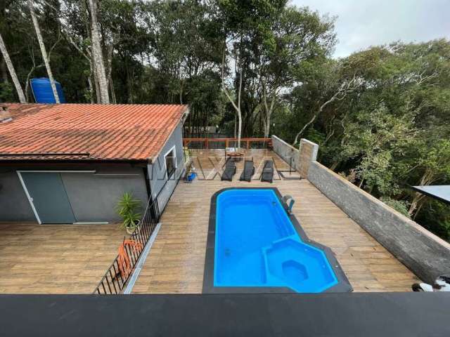 Casa em Mairiporã de 1,160m² , 5 dormitórios sendo uma suíte , 5 banheiros , 30 vagas de garagem