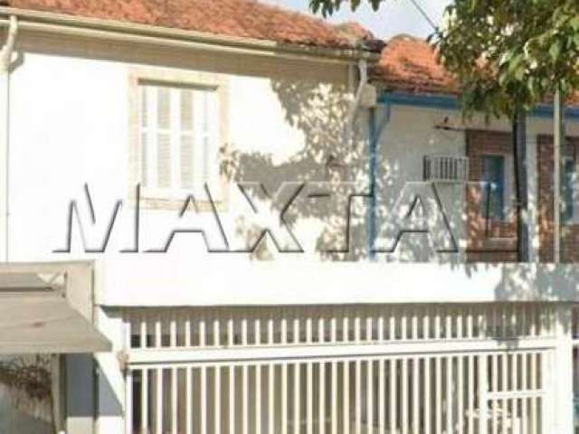 Sobrado à venda de 140m². Com 3 quartos, 2 banheiros e 2 vagas, em Santana.