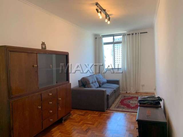 Apartamento de 52m² no Campos Elíseos, à venda. Com 1 dormitório, sem vaga, todo reformado.