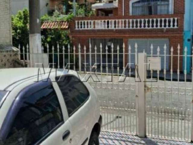 Casa à venda na Água Fria de 90m². Com 2 dormitórios, 2 banheiros e 1 vaga. Sobrado tipo germinado.