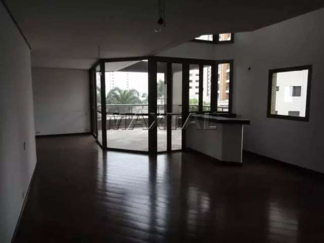 Lindo Apartamento Duplex com 326m2, excelente oportunidade na Vila Andrade