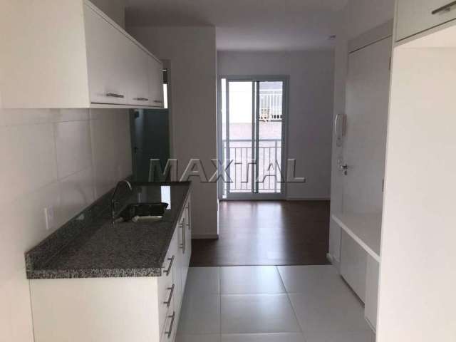 Apartamento de condomínio mobiliado, 47m², 2 dormitórios, 1 sala, 1 banheiro, área de serviço.