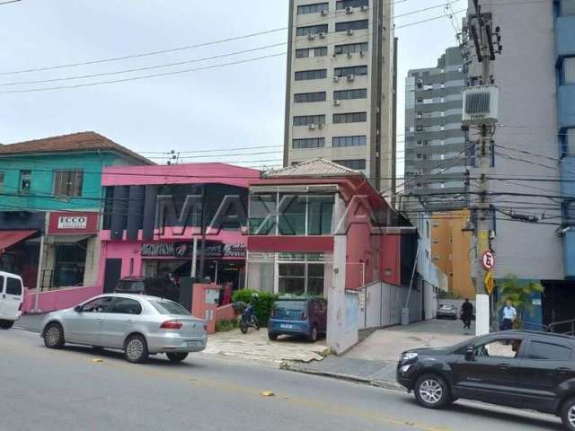 Prédio comercial à venda na Av. Nova Cantareira, com 300m²,  com 2 lojas de 150m²  e 2 vagas.