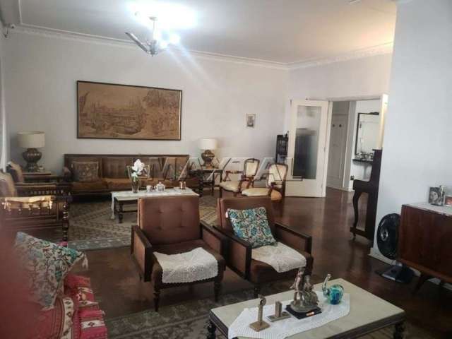 Casa à venda com 3 Quartos, 1 suíte  e 4 vagas, de 320m², no Jardim São Paulo.