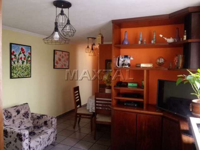 Apartamento na Avenida Parada Pinto, 50m², 2 dormitórios, 1 banheiro, 1 sala, 1 vaga de garagem.