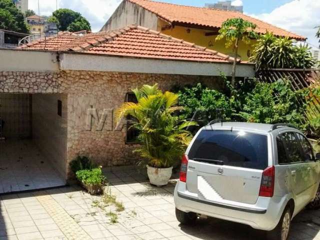 Casa térrea à venda na Vila Guilherme, com 3 dormitórios, sendo 1 suíte , churrasqueira e 4 vagas.