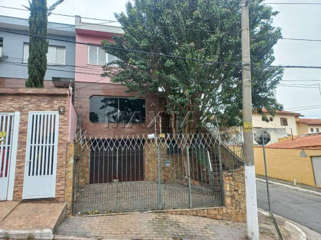 Sobrado de esquina à venda na Santa Terezinha. De 180m², com 3 dormitórios sendo 1 suíte e 5 vagas.