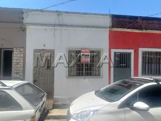 Casa à Venda em Santana de 69m², com 2 dormitórios, cozinha, 2 banheiros.