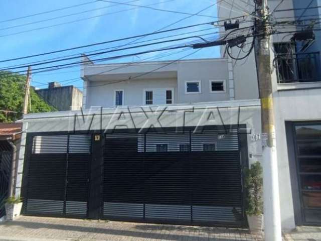 Sobrado à venda no Tucuruvi, de 190m². Com 3 suítes, sala e 4 vagas de garagem.