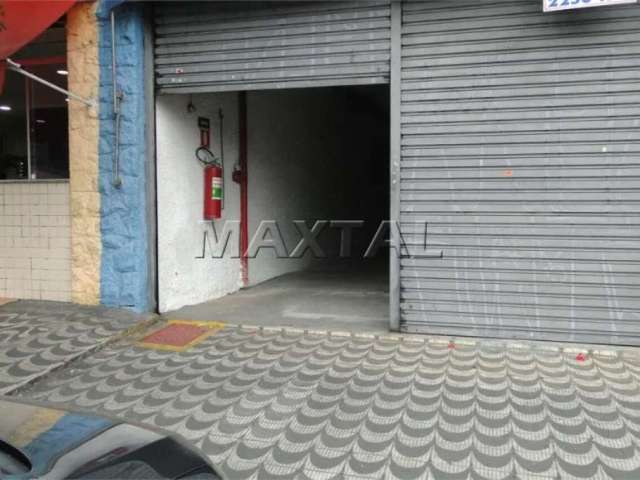 Galpão para alugar de 550m². Com 2 portas e 2 banheiros, na Avenida Imirim.