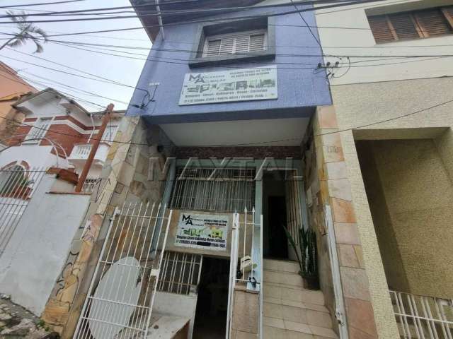 Sobrado 150m² à venda na Aclimação, 3 dormitórios, 2 banheiros, 1 vaga, próximo do metrô.