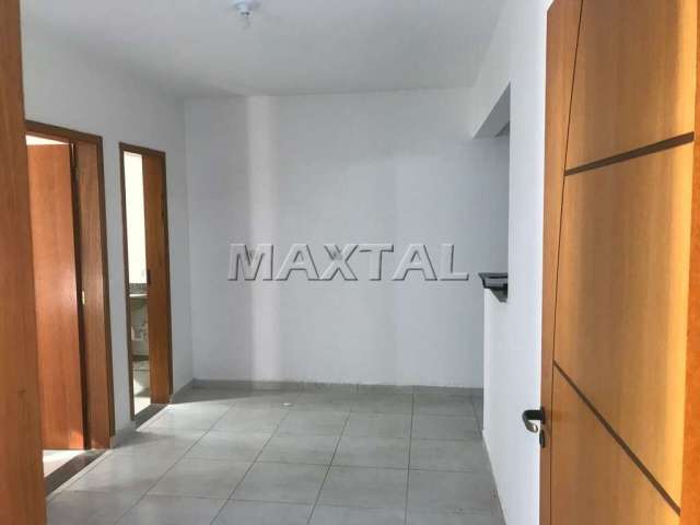 Apartamento de 43m² com 1 dormitório, sala e área de serviço, no  1º andar. Jardim Brasil.