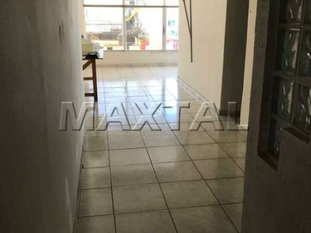 Apartamento de 2 andares com salão comercial 112m² 3 dormitórios, sala, copa, cozinha, e banheiro.