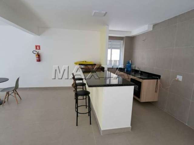 Apartamento novo com dois dormitórios, sala, cozinha americana, banheiro e área de serviço.