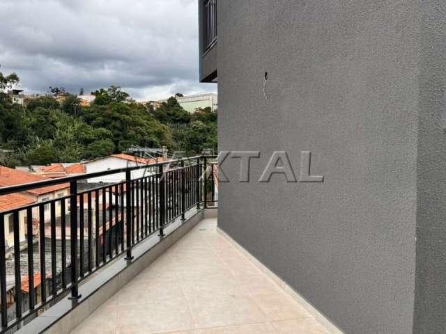 Apartamento novo à venda no Jaçanã na rua Calandra, com 2 dormitórios, sacada e quintal.