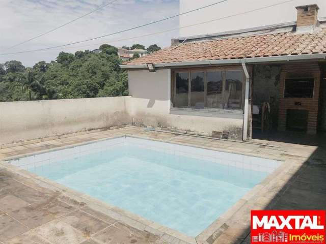 Sobrado à venda de 300m², com 5 dormitórios 2 suítes e 4 vagas de garagem no Jardim Guapira.