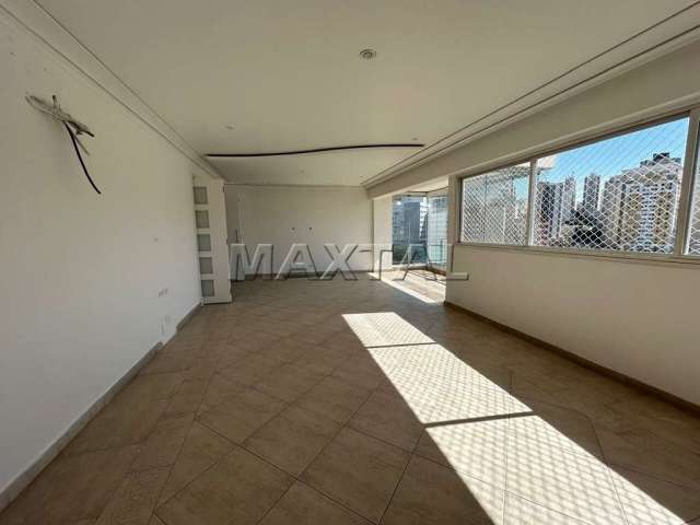 Apartamento para alugar em Santana, com 140 m², 3 suítes e 2 vagas fixas, com sacada.