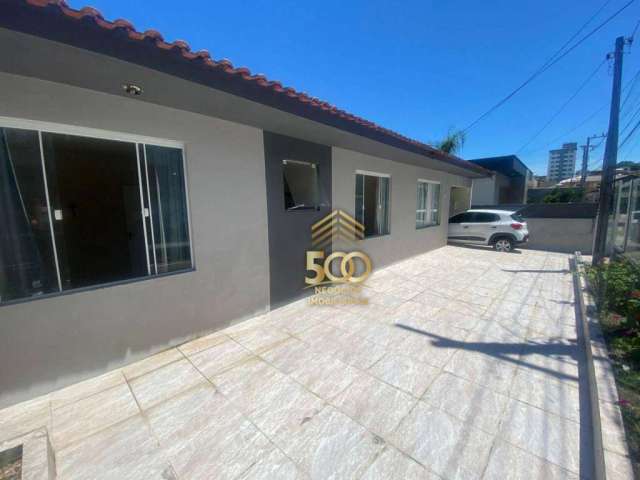 Casa com 3 dormitórios à venda, 114 m² por R$ 650.000,00 - Barreiros - São José/SC