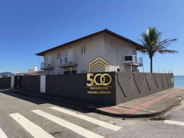 Casa Residencial/Comercial á Venda, de Frente para o Mar, 350 m² Privativos, terreno com 522 m² no Balneário do Estreito - Florianópolis - SC